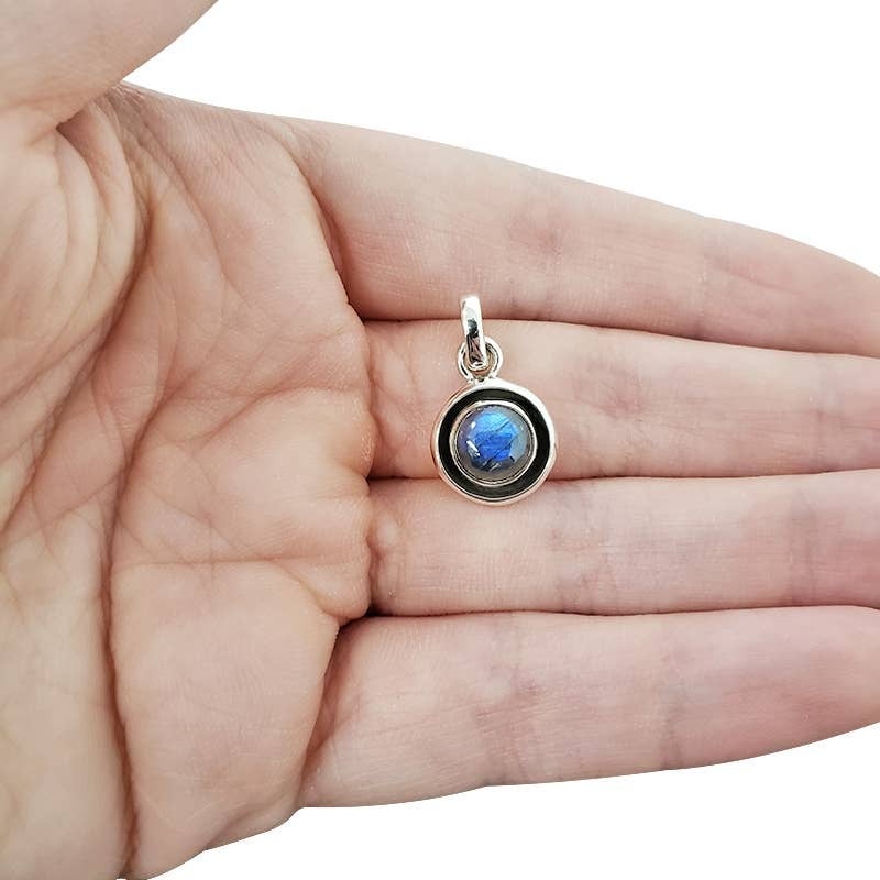 Labradorite Pendant discount 1 1/2